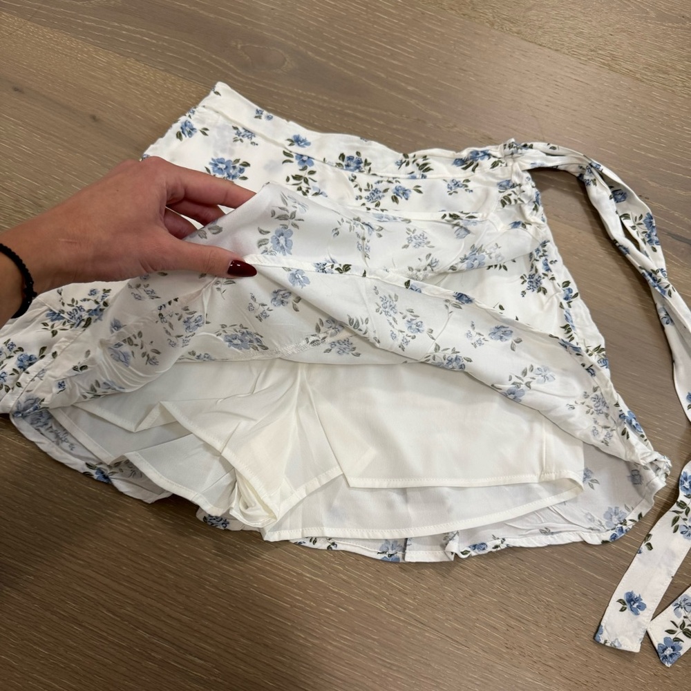HOLLISTER 2PIECE SET - Picture 9 of 14